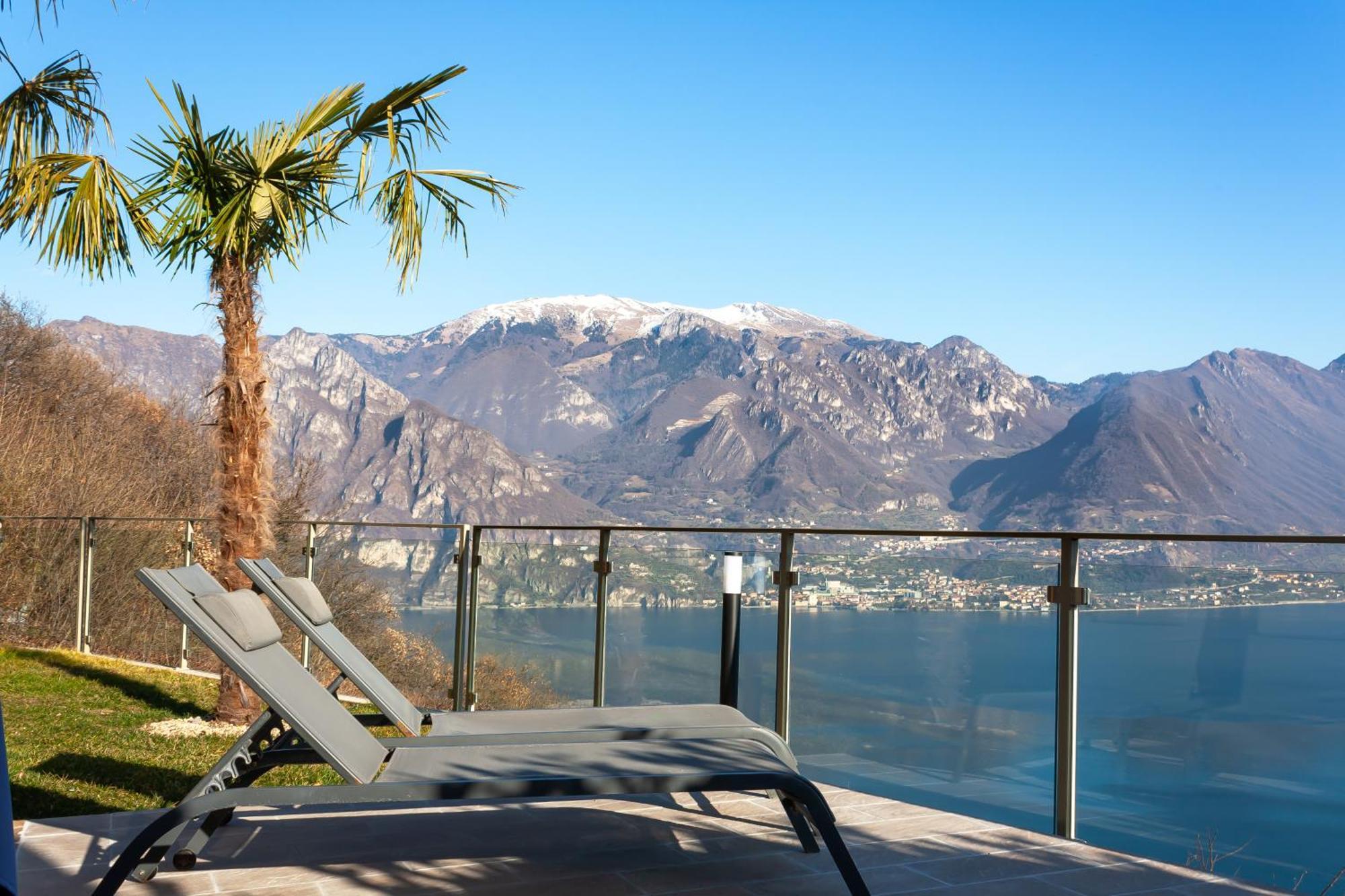 Mia Isola With Lake View, Garden And Swimming Pool Parzanica Экстерьер фото