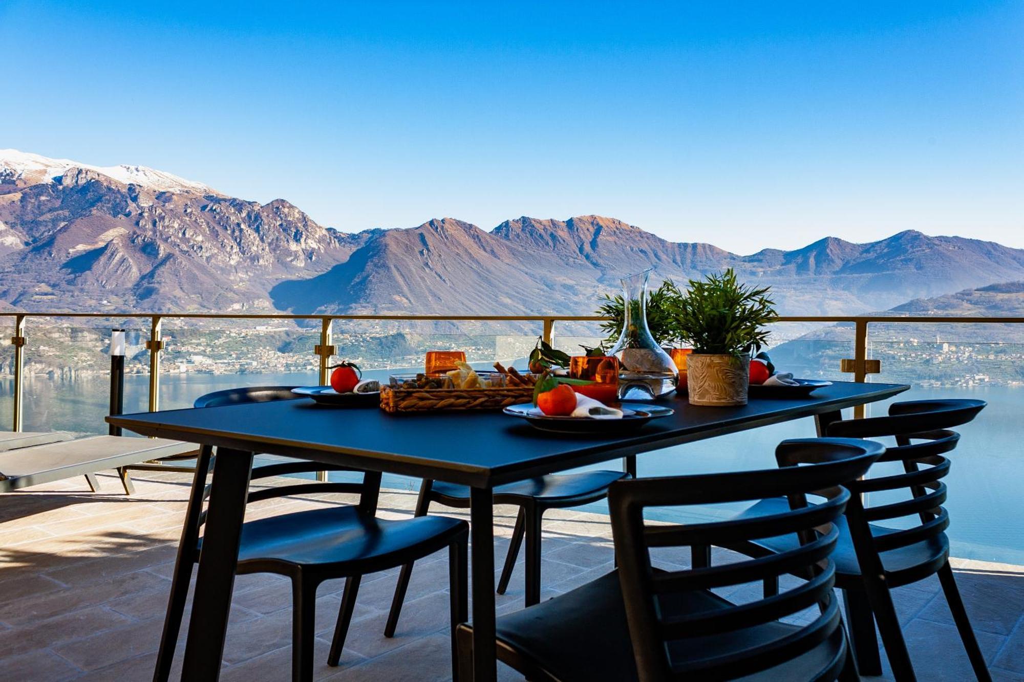 Mia Isola With Lake View, Garden And Swimming Pool Parzanica Экстерьер фото